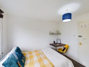 BED 5 - click for photo gallery
